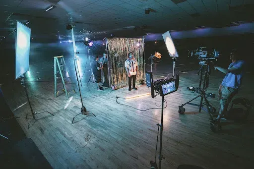 Na co zwrócić uwagę przy wyborze studia filmowego