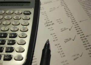 Podpisanie nowej umowy o pracę w trakcie trwania starej - co warto wiedzieć?